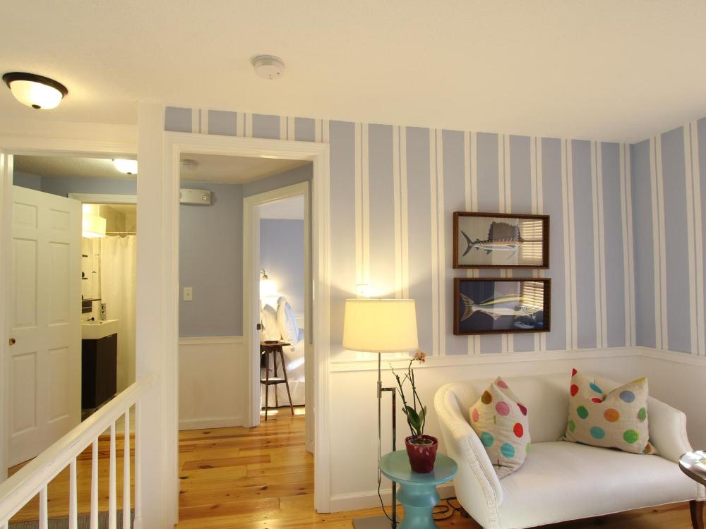 Deluxe Suite interior